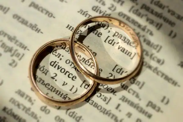 Image of rings removed before divorce mediation Ashby-de-la-Zouch
